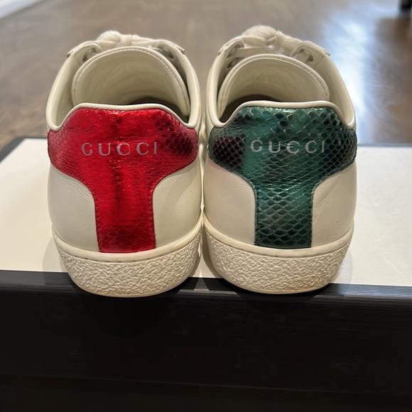 Gucci classic Bee sneakers in size 35.5 for $350 - Picture 4 of 6